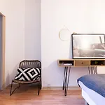 Charming Cozy Apartment Close To The Marais !!